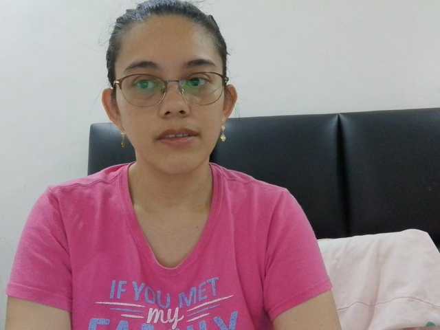 simplesindyxx, en vivo ahora en BongaCams