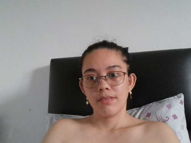 simplesindyxx live cam on BongaCams