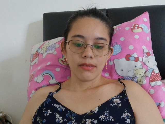 simplesindyxx live cam on BongaCams