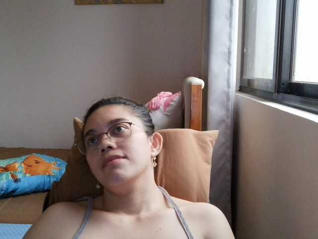 simplesindyxx live cam on BongaCams