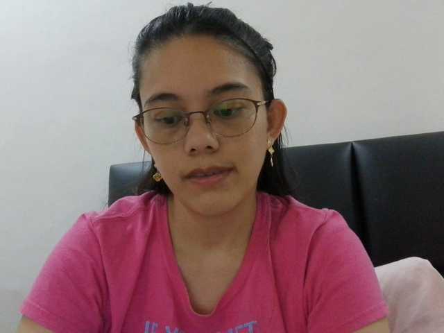 simplesindyxx live cam on BongaCams