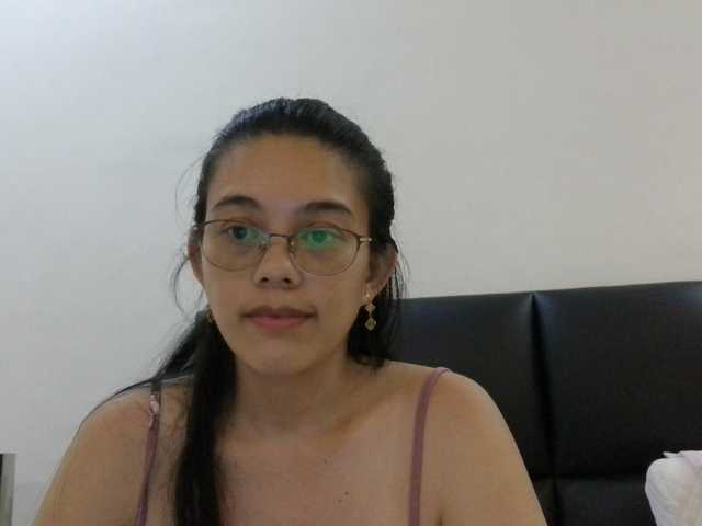 simplesindyxx live cam on BongaCams
