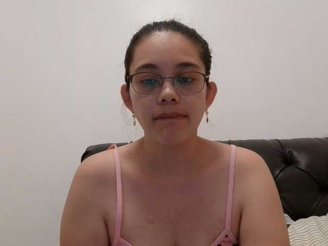 simplesindyxx live cam on BongaCams