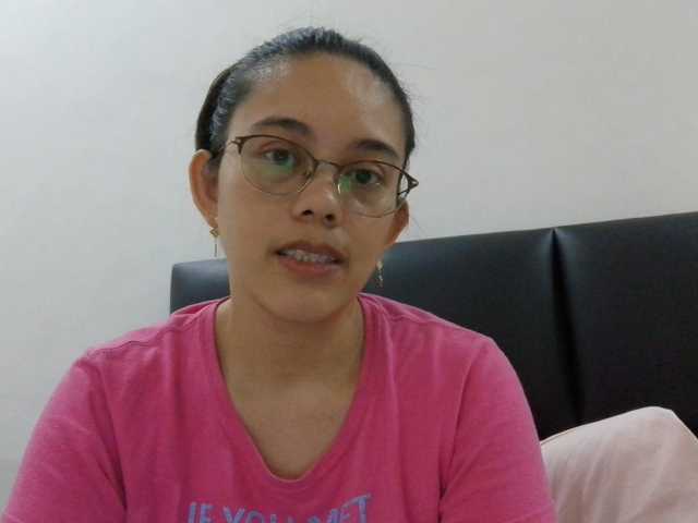 simplesindyxx, live now on BongaCams
