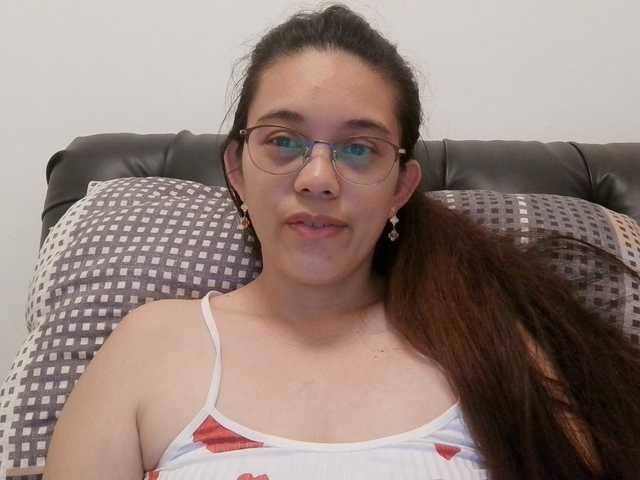 simplesindyxx live cam on BongaCams
