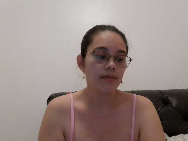 le modèle simplesindyxx est en webcam porno dans un show sur le site bongacams, il possède les tags suivants: Asian,Brunette,Trimmed