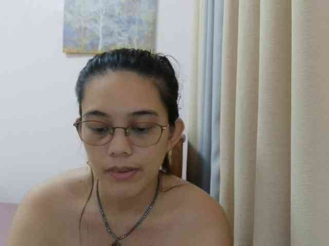 simplesindyxx Live Webcam on BongaCams