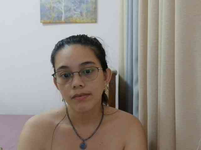 simplesindyxx Live Webcam on BongaCams