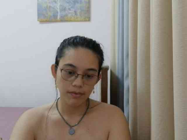 simplesindyxx Live Webcam on BongaCams