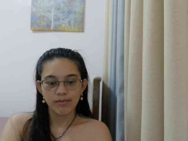 simplesindyxx Live Webcam on BongaCams