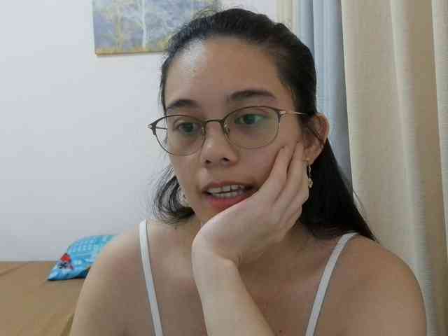 simplesindyxx Live Webcam on BongaCams