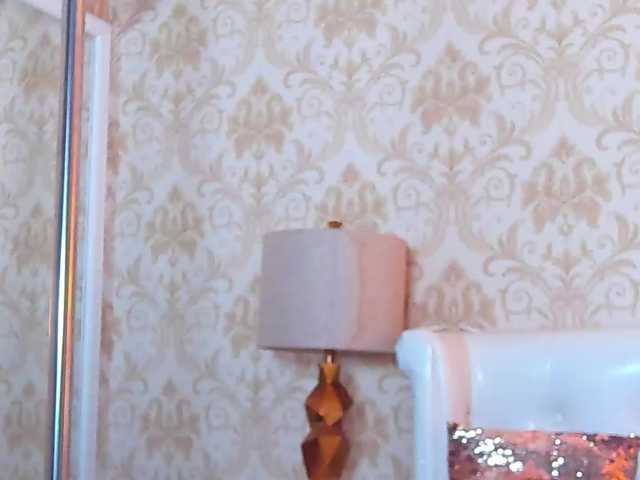 JuliaHuntX live cam