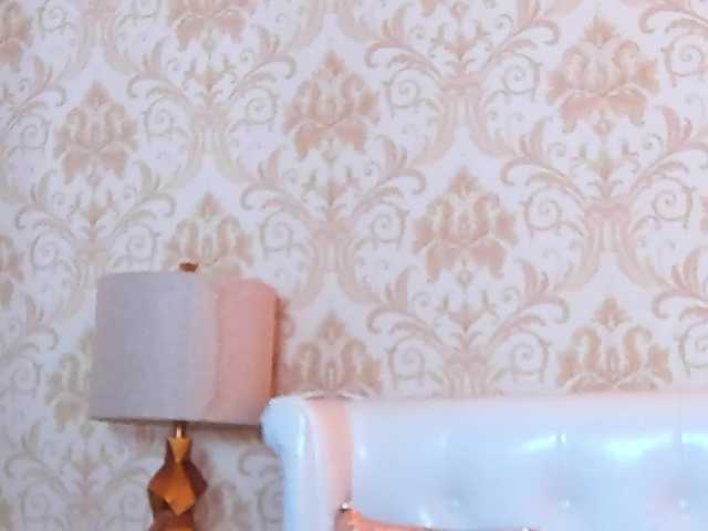 JuliaHuntX live webcam show