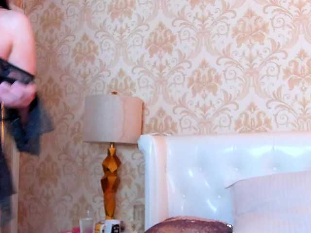 JuliaHuntX live cam on BongaCams