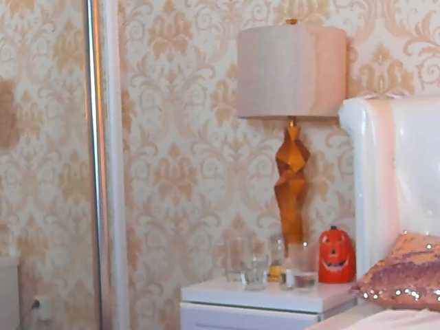 le modèle JuliaHuntX est en webcam porno dans un show sur le site bongacams, il possède les tags suivants: White/Caucasian,Brunette,Shaved