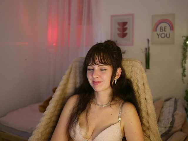 DaisyLowe live cam on BongaCams