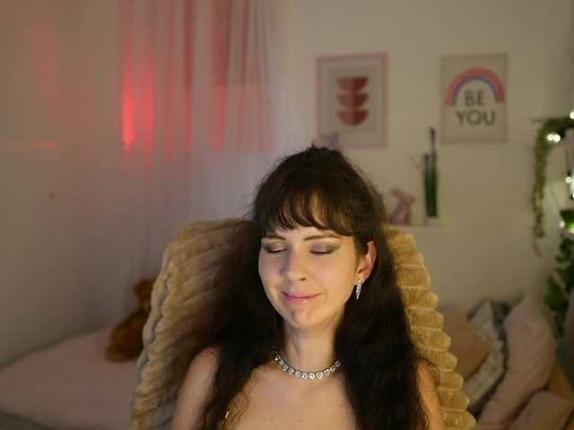 DaisyLowe live cam on BongaCams