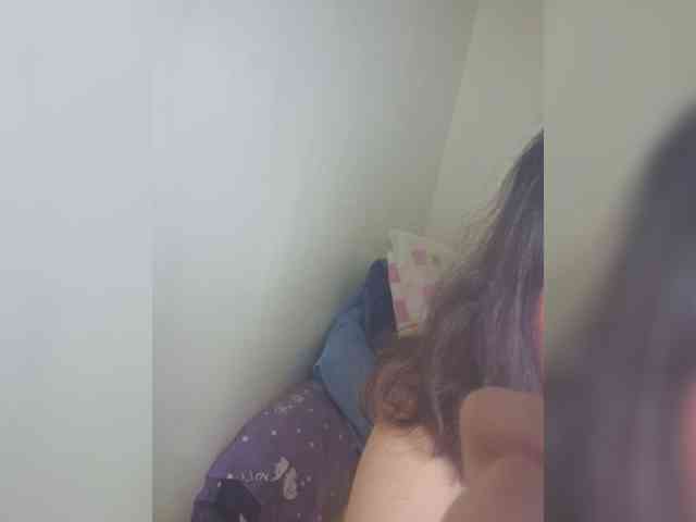 Princesslilyrosie webcam