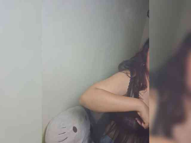 Princesslilyrosie webcam