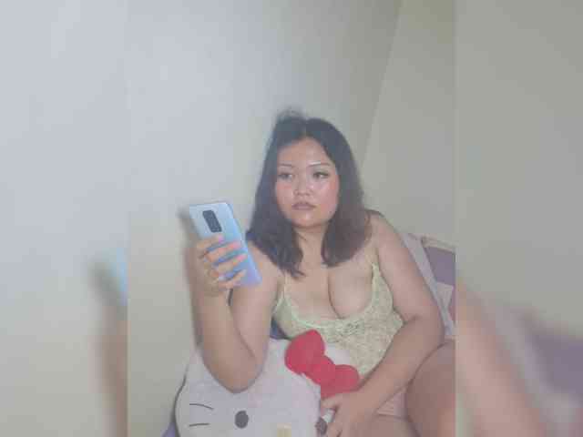 Princesslilyrosie webcam