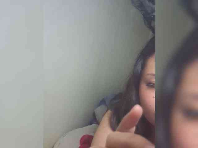 Princesslilyrosie webcam