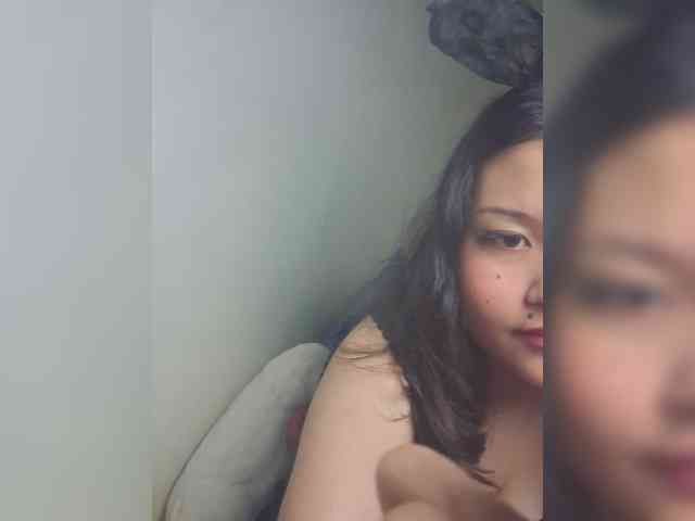 Princesslilyrosie webcam