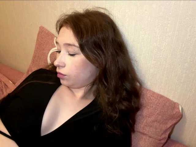 meowganfoxy live cam on BongaCams