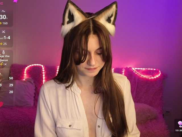 KiraBraun live cam