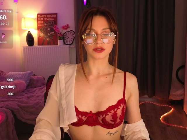 KiraBraun live cam on BongaCams