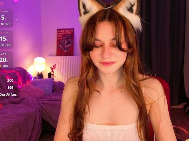 KiraBraun live cam preview