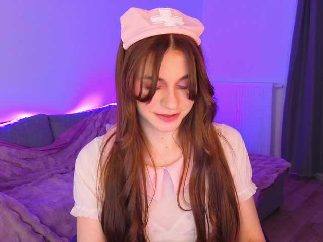 KiraBraun live cam on BongaCams