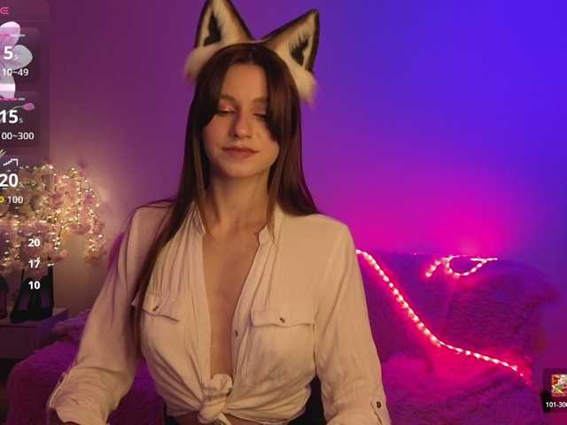 KiraBraun live cam preview