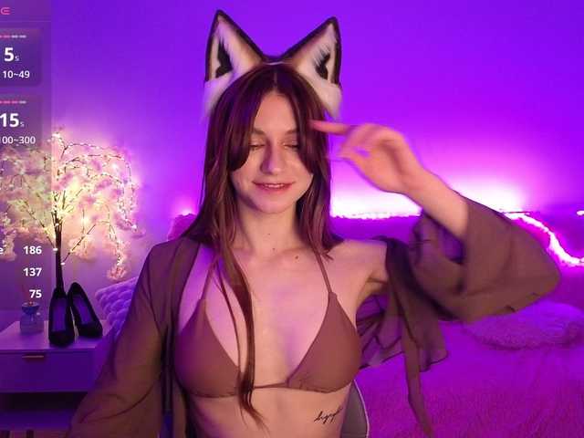 KiraBraun live cam on BongaCams