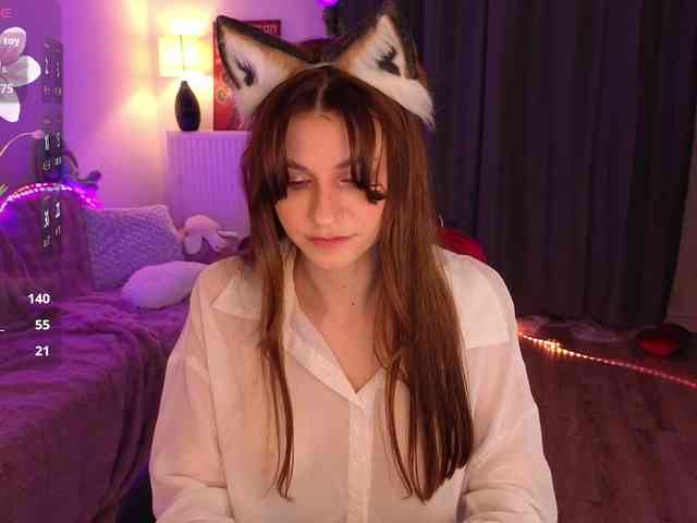 KiraBraun webcam