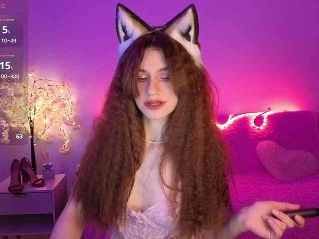 KiraBraun webcam