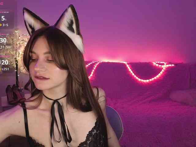KiraBraun webcam
