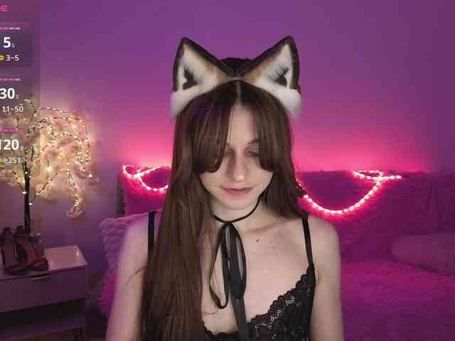 KiraBraun webcam