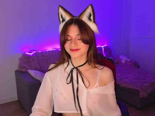 KiraBraun webcam