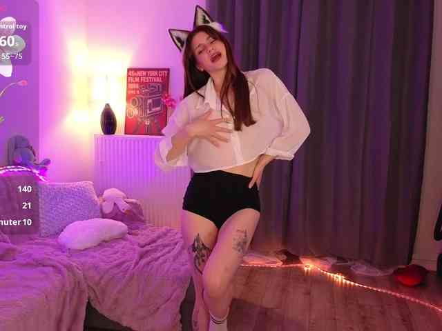 KiraBraun webcam