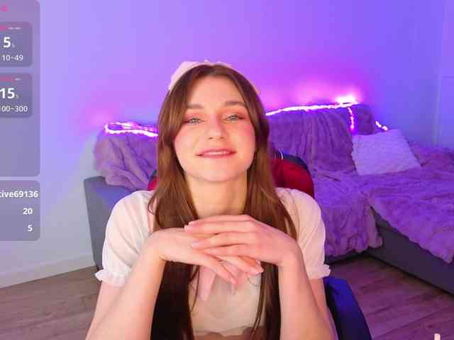 KiraBraun webcam