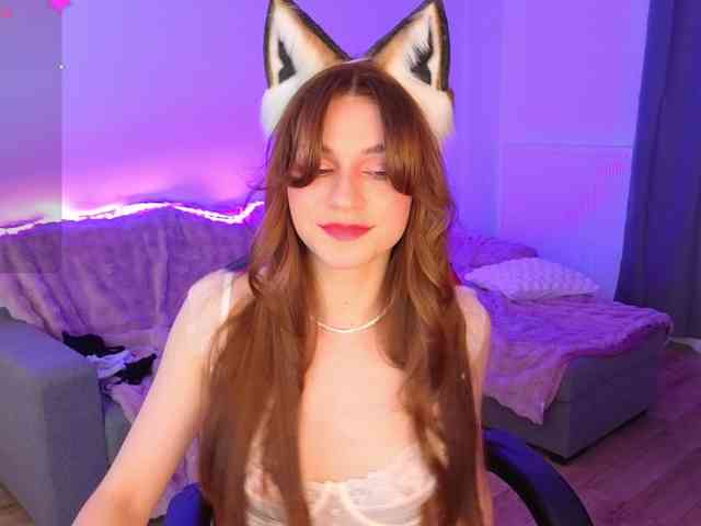 KiraBraun webcam