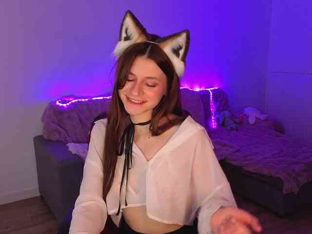 KiraBraun webcam