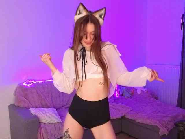 KiraBraun webcam