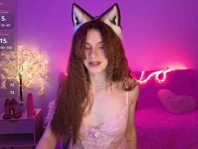 KiraBraun webcam