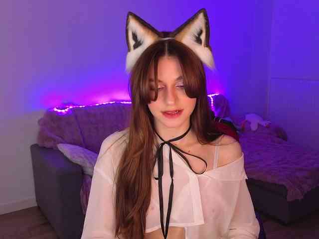 KiraBraun webcam