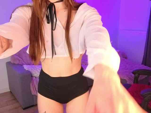 KiraBraun webcam