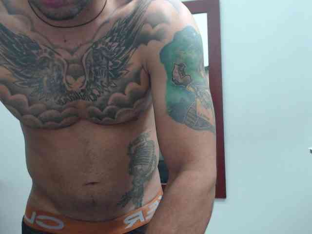 Xanderrt's cam show statistics and live stream