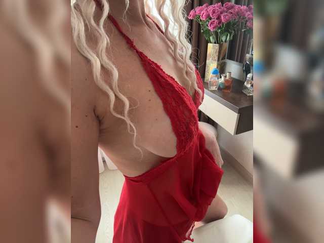 CarolinaHerrera, en vivo ahora en BongaCams