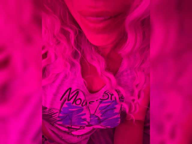 CarolinaHerrera live cam on BongaCams