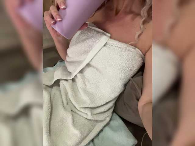 в попе у CarolinaHerrera